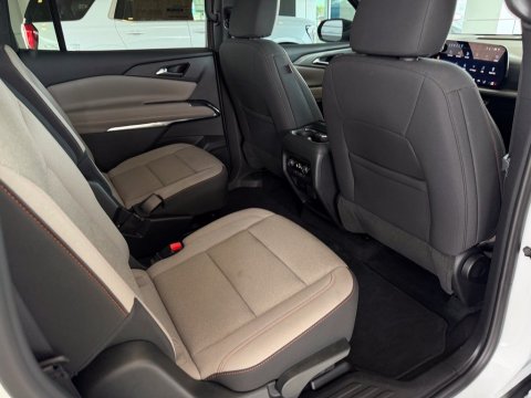 Pre-Owned Summit White 2026 Chevrolet Traverse LT FWD - photo 21 - Stock #A1104