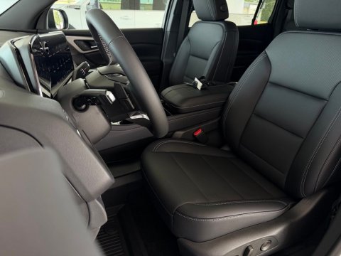 New Summit White 2027 Chevrolet Traverse LT FWD - photo 13 - Stock #270026