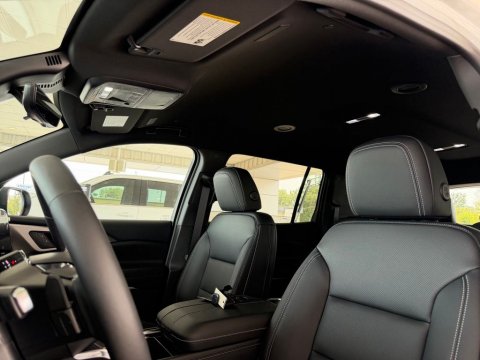 New Summit White 2027 Chevrolet Traverse LT FWD - photo 14 - Stock #270026
