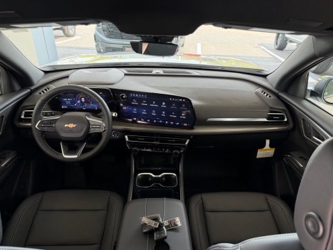 New Summit White 2027 Chevrolet Traverse LT FWD - photo 20 - Stock #270026