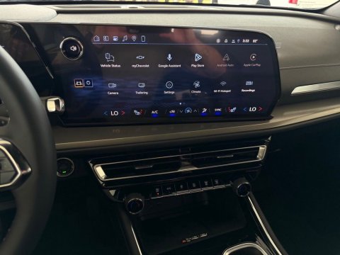 New Summit White 2027 Chevrolet Traverse LT FWD - photo 24 - Stock #270026