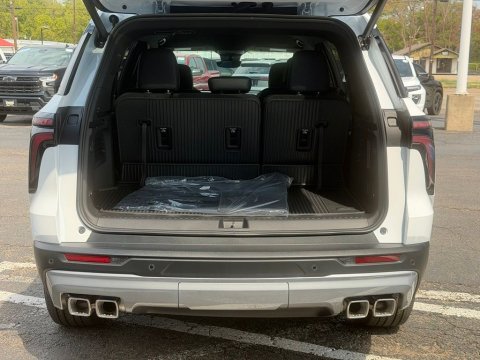 New Summit White 2027 Chevrolet Traverse LT FWD - photo 8 - Stock #270026