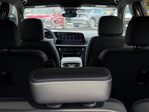 New Summit White 2027 Chevrolet Traverse LT FWD - photo 9 - Stock #270026