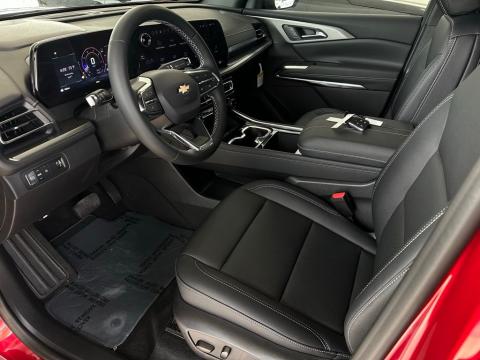 New Radiant Red Tintcoat 2026 Chevrolet Traverse LT FWD - photo 10 - Stock #260792