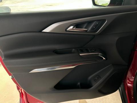 New Radiant Red Tintcoat 2026 Chevrolet Traverse LT FWD - photo 11 - Stock #260792