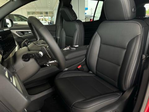 New Radiant Red Tintcoat 2026 Chevrolet Traverse LT FWD - photo 13 - Stock #260792