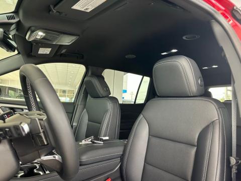 New Radiant Red Tintcoat 2026 Chevrolet Traverse LT FWD - photo 14 - Stock #260792