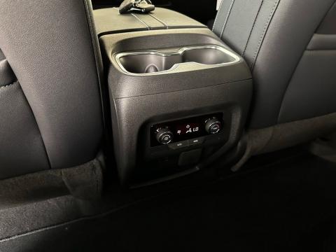 New Radiant Red Tintcoat 2026 Chevrolet Traverse LT FWD - photo 22 - Stock #260792