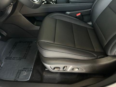 New Lakeshore Blue Metallic 2026 Chevrolet Traverse LT FWD - photo 12 - Stock #260794