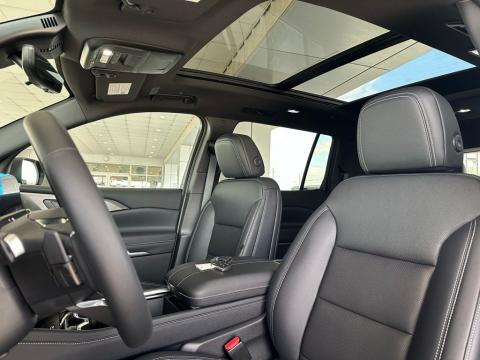 New Lakeshore Blue Metallic 2026 Chevrolet Traverse LT FWD - photo 14 - Stock #260794