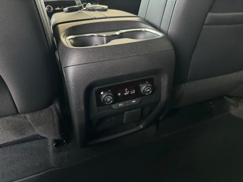 New Lakeshore Blue Metallic 2026 Chevrolet Traverse LT FWD - photo 22 - Stock #260794