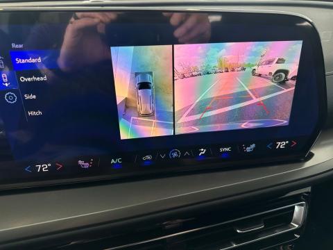 New Lakeshore Blue Metallic 2026 Chevrolet Traverse LT FWD - photo 27 - Stock #260794