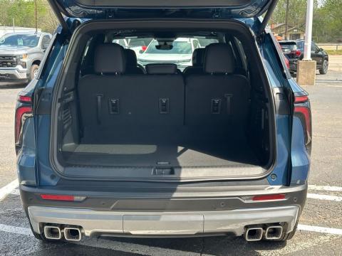 New Lakeshore Blue Metallic 2026 Chevrolet Traverse LT FWD - photo 8 - Stock #260794