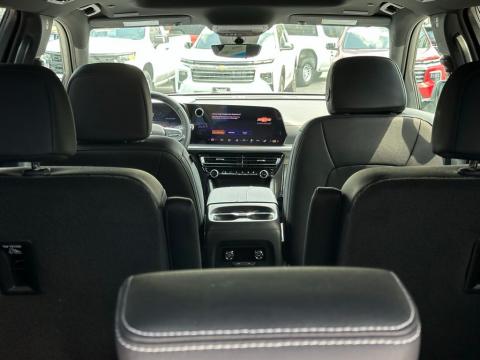 New Lakeshore Blue Metallic 2026 Chevrolet Traverse LT FWD - photo 9 - Stock #260794