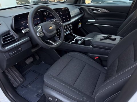 New Summit White 2026 Chevrolet Traverse LT FWD - photo 11 - Stock #261192