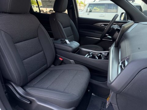 New Summit White 2026 Chevrolet Traverse LT FWD - photo 18 - Stock #261192