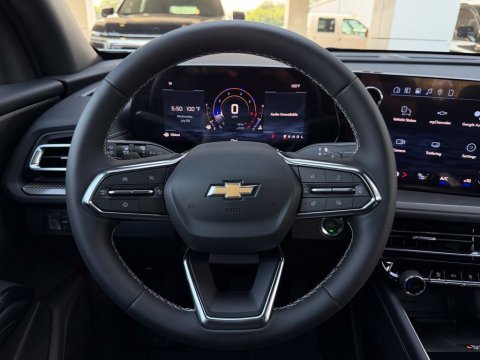 New Summit White 2026 Chevrolet Traverse LT FWD - photo 20 - Stock #261192