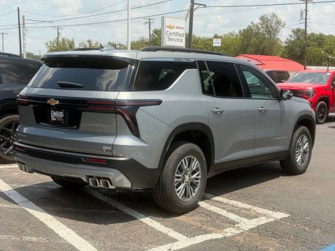 New Sterling Gray Metallic 2026 Chevrolet Traverse LT FWD - photo 11 - Stock #261236