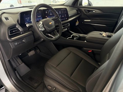 New Sterling Gray Metallic 2026 Chevrolet Traverse LT FWD - photo 15 - Stock #261236