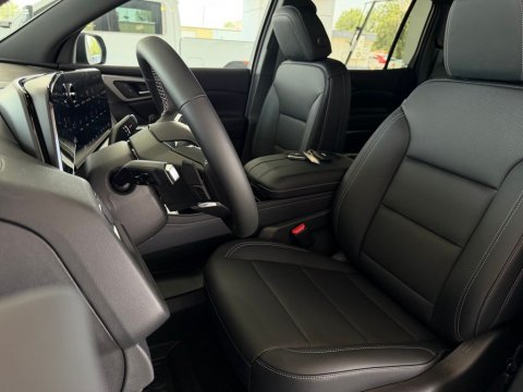New Sterling Gray Metallic 2026 Chevrolet Traverse LT FWD - photo 18 - Stock #261236