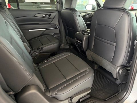 New Sterling Gray Metallic 2026 Chevrolet Traverse LT FWD - photo 23 - Stock #261236