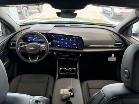New Sterling Gray Metallic 2026 Chevrolet Traverse LT FWD - photo 25 - Stock #261236