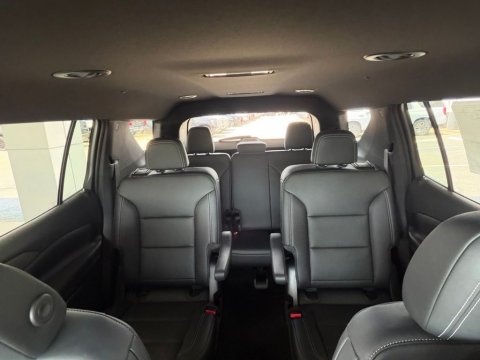 New Sterling Gray Metallic 2026 Chevrolet Traverse LT FWD - photo 31 - Stock #261236
