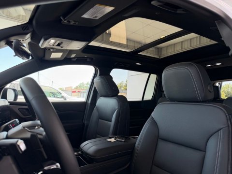New Summit White 2027 Chevrolet Traverse LT FWD - photo 13 - Stock #270019