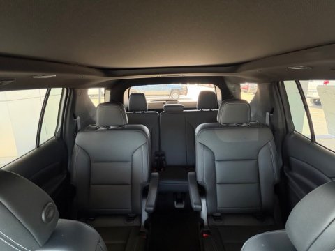New Summit White 2027 Chevrolet Traverse LT FWD - photo 25 - Stock #270019