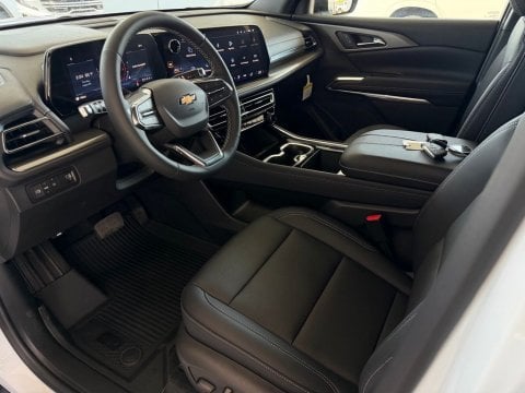 New Summit White 2027 Chevrolet Traverse LT FWD - photo 9 - Stock #270019