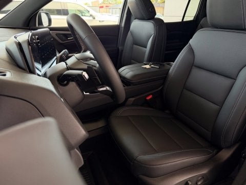 New Summit White 2027 Chevrolet Traverse LT FWD - photo 13 - Stock #270019
