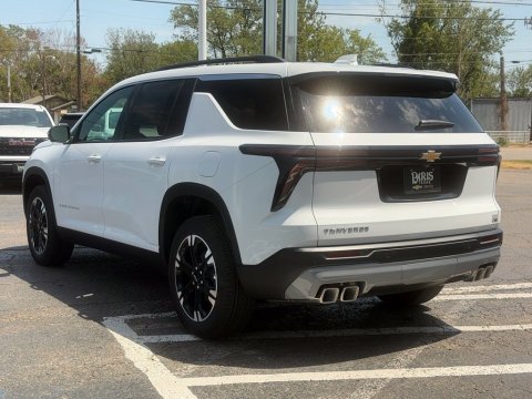 New Summit White 2027 Chevrolet Traverse LT FWD - photo 8 - Stock #270019