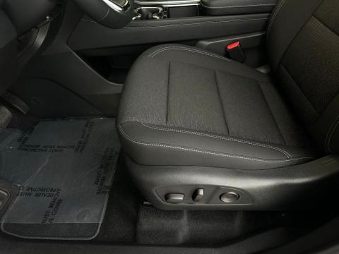 New Sterling Gray Metallic 2026 Chevrolet Traverse LT FWD - photo 12 - Stock #260835