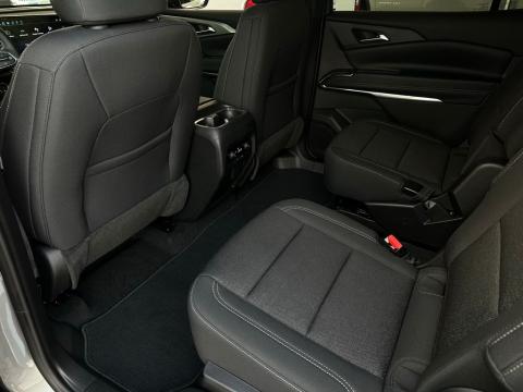 New Sterling Gray Metallic 2026 Chevrolet Traverse LT FWD - photo 15 - Stock #260835
