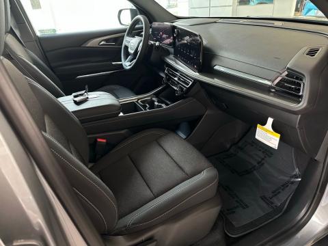 New Sterling Gray Metallic 2026 Chevrolet Traverse LT FWD - photo 16 - Stock #260835