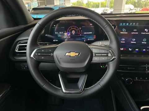 New Sterling Gray Metallic 2026 Chevrolet Traverse LT FWD - photo 19 - Stock #260835