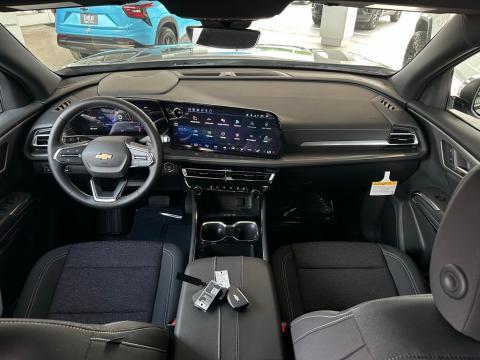 New Sterling Gray Metallic 2026 Chevrolet Traverse LT FWD - photo 20 - Stock #260835