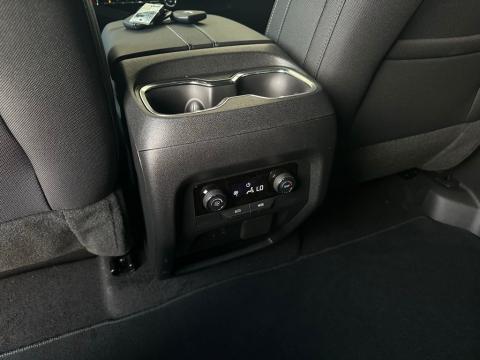 New Sterling Gray Metallic 2026 Chevrolet Traverse LT FWD - photo 22 - Stock #260835