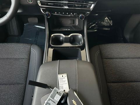 New Sterling Gray Metallic 2026 Chevrolet Traverse LT FWD - photo 23 - Stock #260835