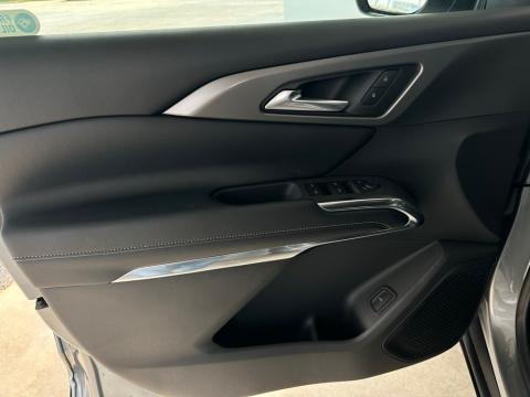 New Sterling Gray Metallic 2026 Chevrolet Traverse LT FWD - photo 11 - Stock #260787