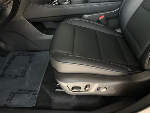 New Sterling Gray Metallic 2026 Chevrolet Traverse LT FWD - photo 12 - Stock #260787