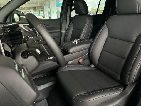 New Sterling Gray Metallic 2026 Chevrolet Traverse LT FWD - photo 13 - Stock #260787