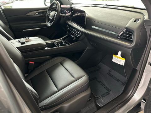 New Sterling Gray Metallic 2026 Chevrolet Traverse LT FWD - photo 16 - Stock #260787