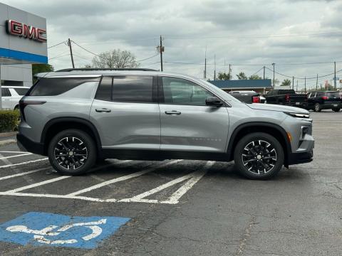 New Sterling Gray Metallic 2026 Chevrolet Traverse LT FWD - photo 4 - Stock #260787