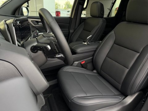 New Sterling Gray Metallic 2027 Chevrolet Traverse LT FWD - photo 13 - Stock #270020