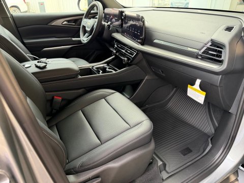 New Sterling Gray Metallic 2027 Chevrolet Traverse LT FWD - photo 16 - Stock #270020