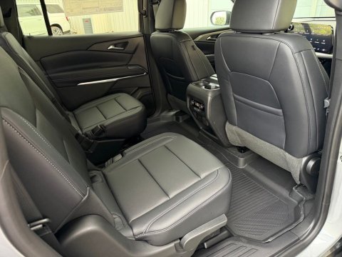 New Sterling Gray Metallic 2027 Chevrolet Traverse LT FWD - photo 18 - Stock #270020