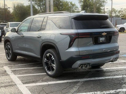 New Sterling Gray Metallic 2027 Chevrolet Traverse LT FWD - photo 7 - Stock #270020