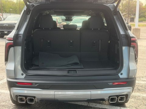 New Sterling Gray Metallic 2027 Chevrolet Traverse LT FWD - photo 8 - Stock #270020