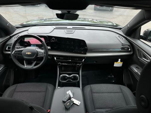 New Mosaic Black Metallic 2026 Chevrolet Traverse LT FWD - photo 21 - Stock #260810